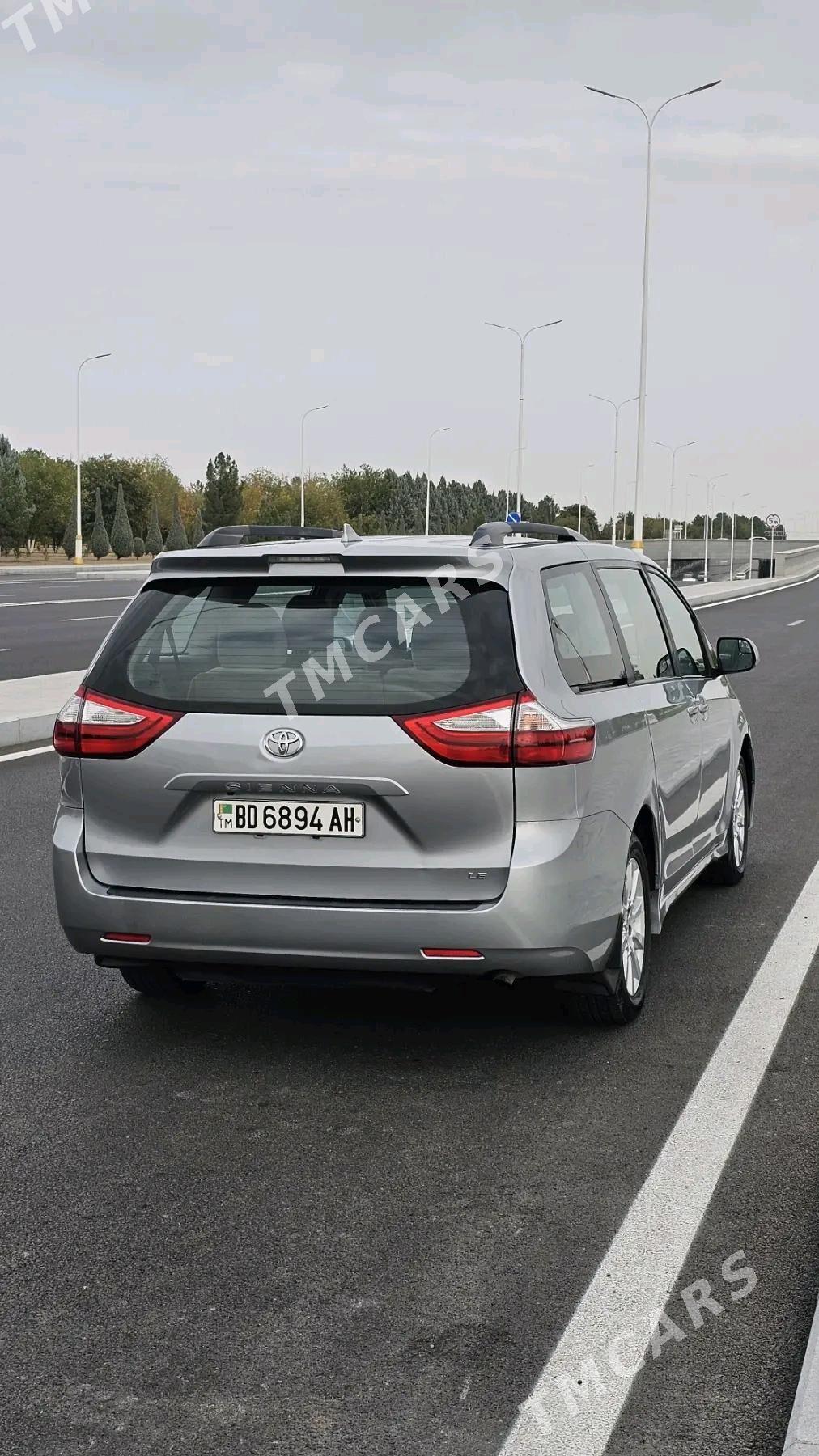 Toyota Sienna 2018 - 325 000 TMT - Aşgabat - img 3