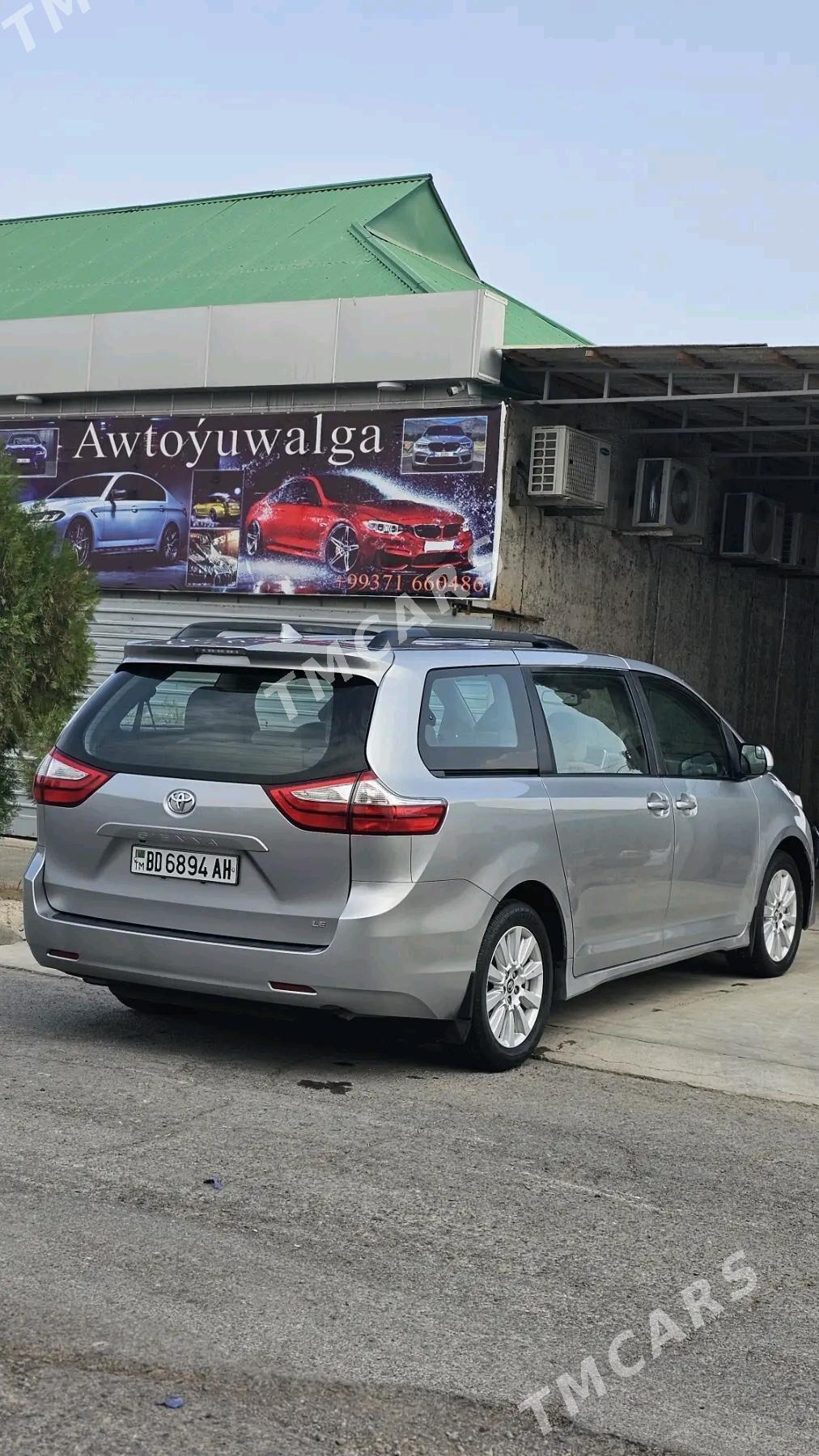 Toyota Sienna 2018 - 325 000 TMT - Aşgabat - img 6