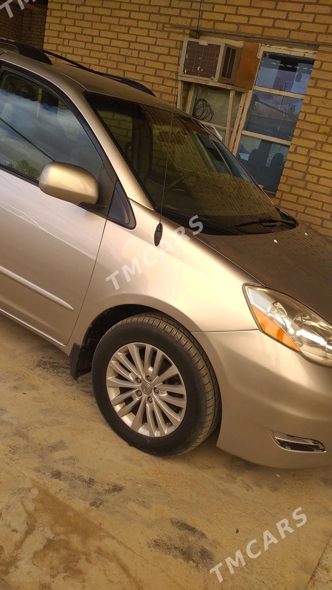 Toyota Sienna 2008 - 220 000 TMT - Дарганата - img 6