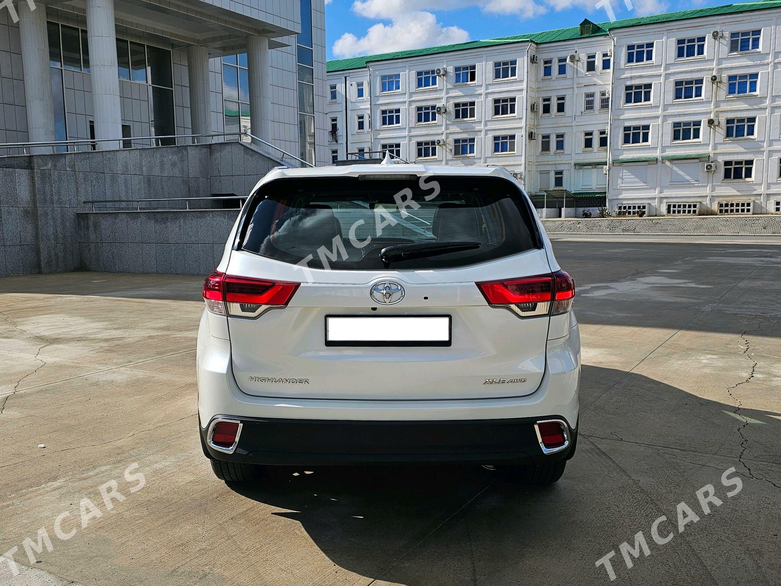 Toyota Highlander 2018 - 440 000 TMT - Бузмеин - img 5