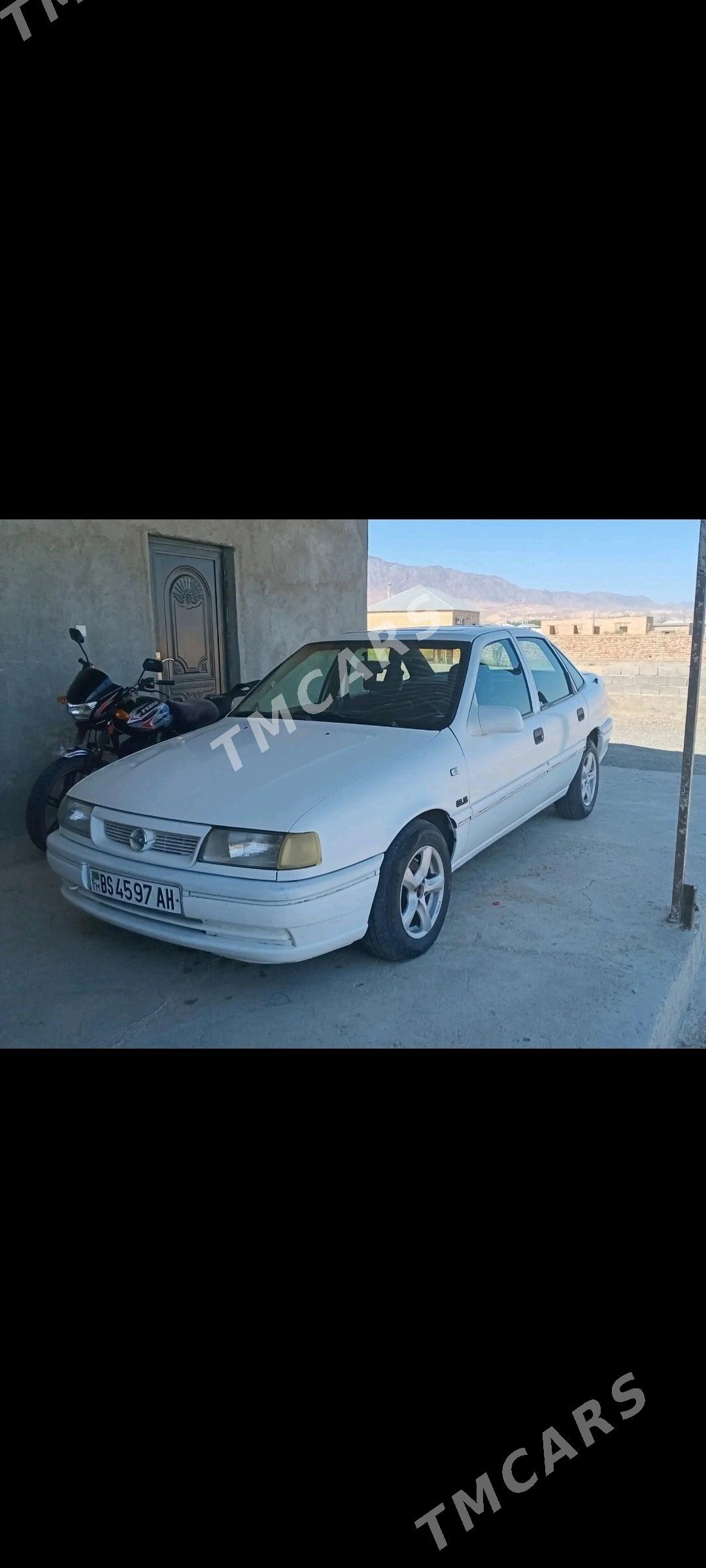 Opel Vectra 1995 - 36 000 TMT - Бахарден - img 4