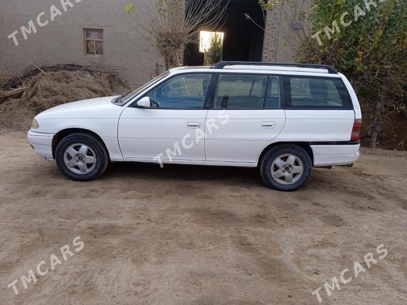 Opel Astra 1997 - 33 000 TMT - Гурбансолтан Едже - img 2