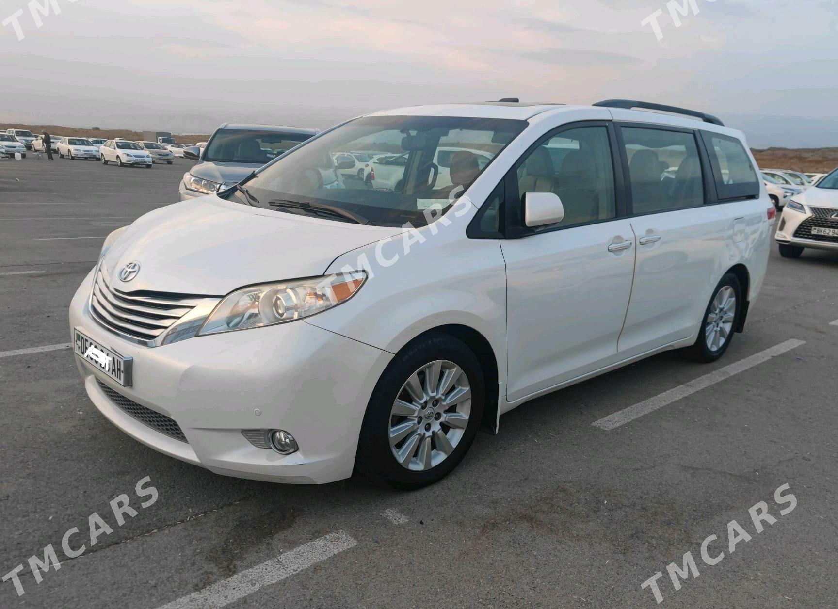 Toyota Sienna 2012 - 315 000 TMT - Ашхабад - img 4