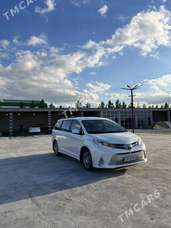 Toyota Sienna 2018 - 385 000 TMT - Aşgabat - img 7