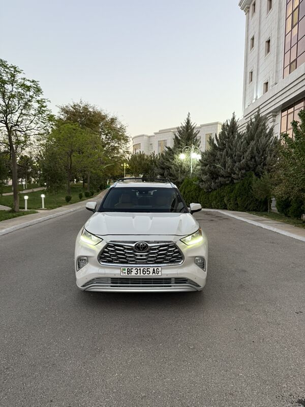 Toyota Highlander 2021 - 650 000 TMT - Aşgabat - img 2