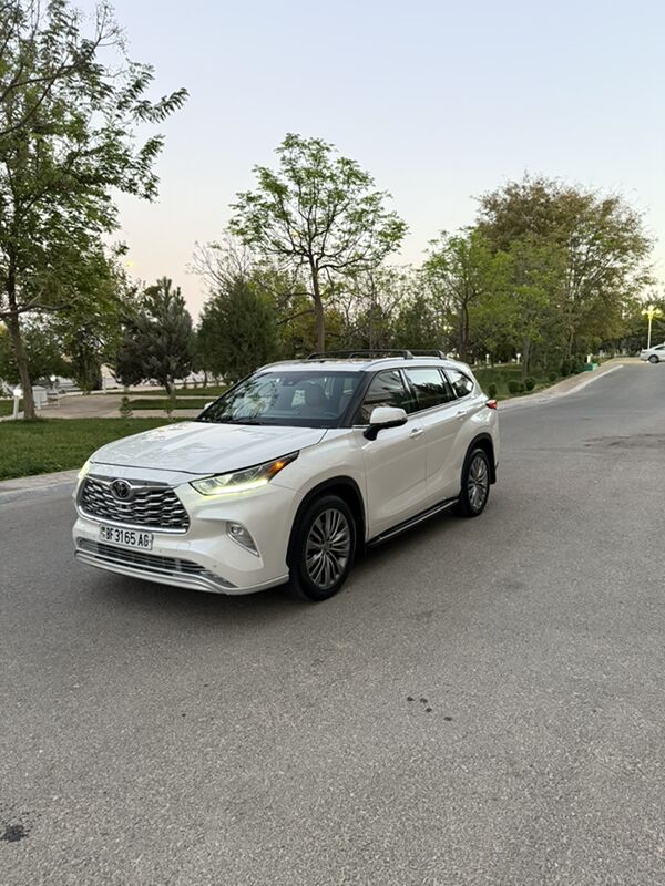 Toyota Highlander 2021 - 650 000 TMT - Aşgabat - img 9