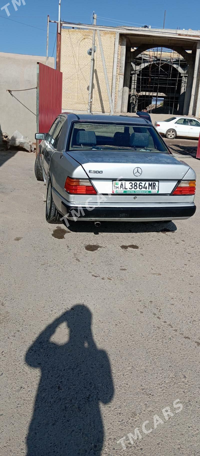 Mercedes-Benz E300 1991 - 26 000 TMT - Мары - img 2