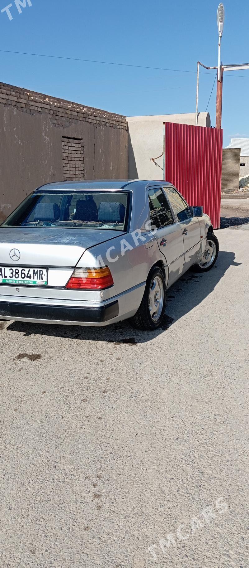 Mercedes-Benz E300 1991 - 26 000 TMT - Мары - img 5