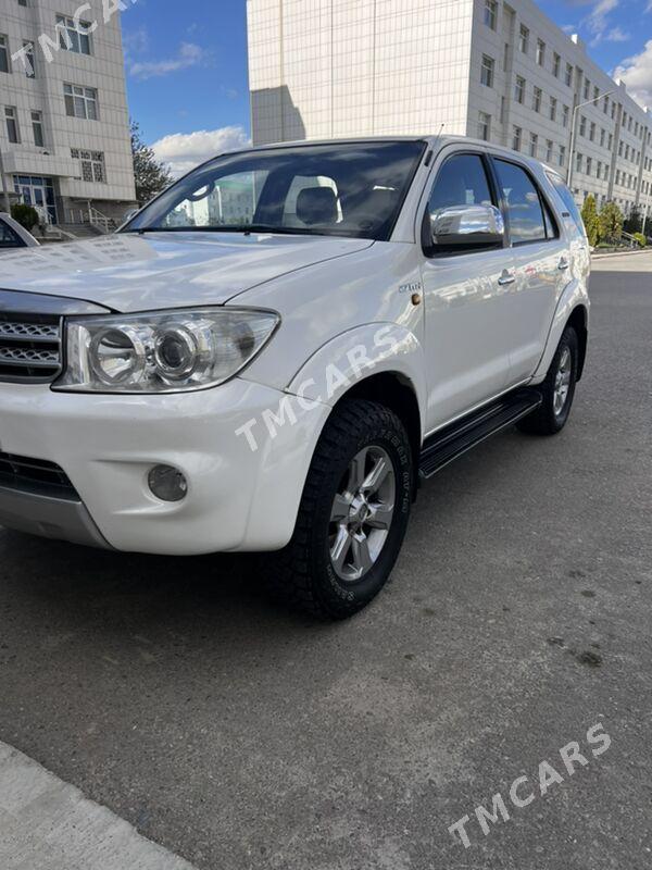 Toyota Fortuner 2011 - 275 000 TMT - Aşgabat - img 2