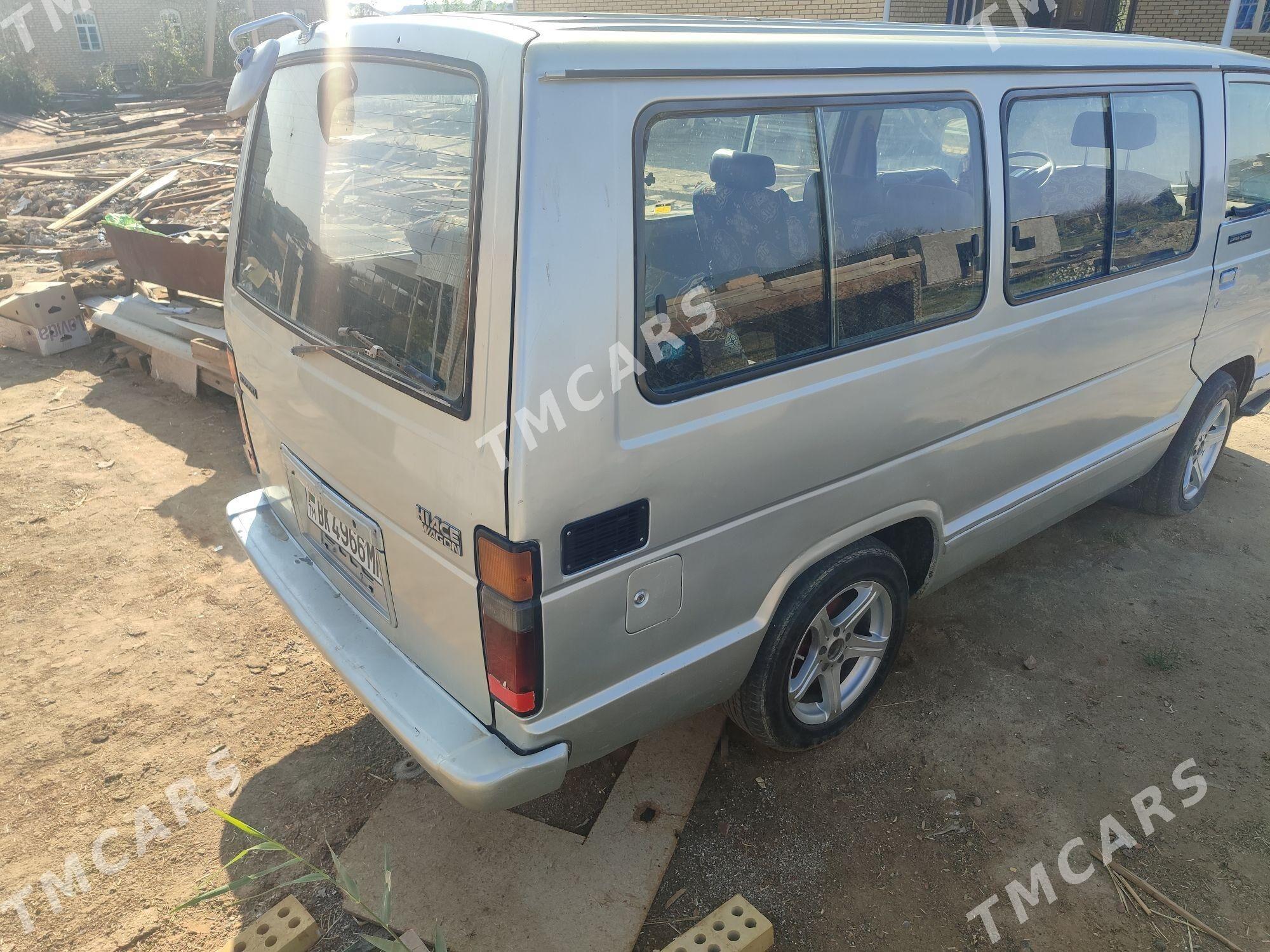 Toyota Hiace 1988 - 45 000 TMT - Мургап - img 2