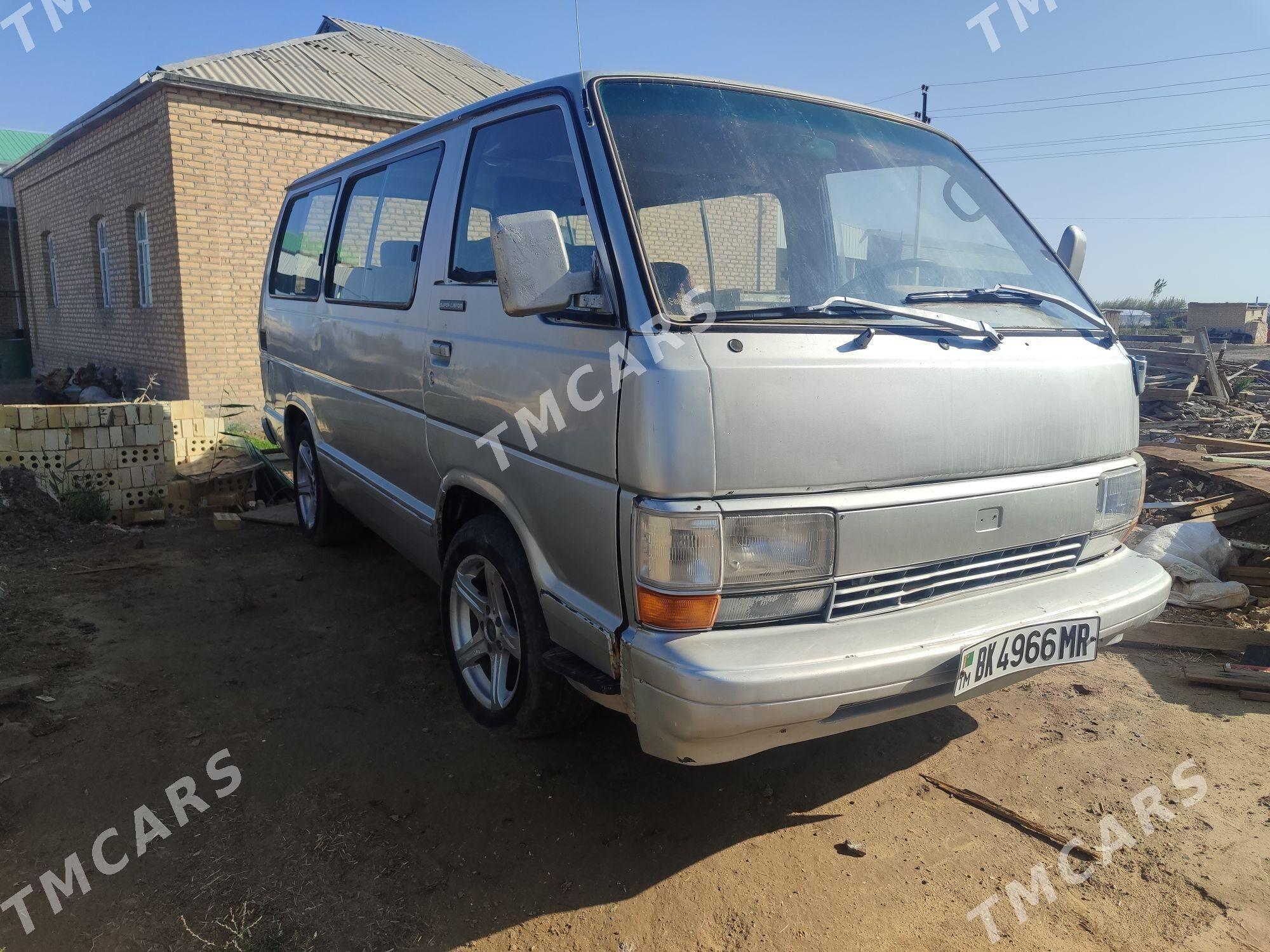 Toyota Hiace 1988 - 45 000 TMT - Мургап - img 3