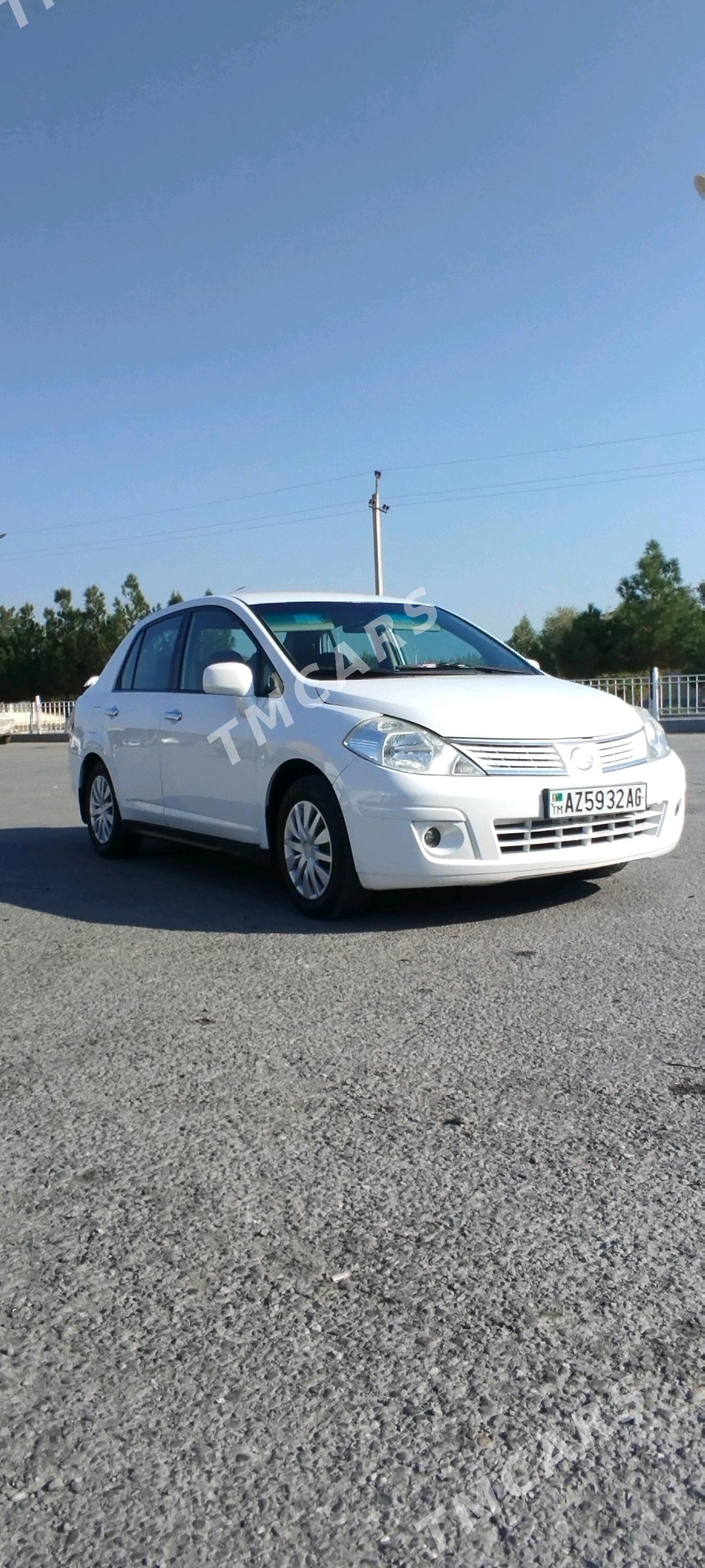 Nissan Versa 2010 - 110 000 TMT - Büzmeýin - img 2