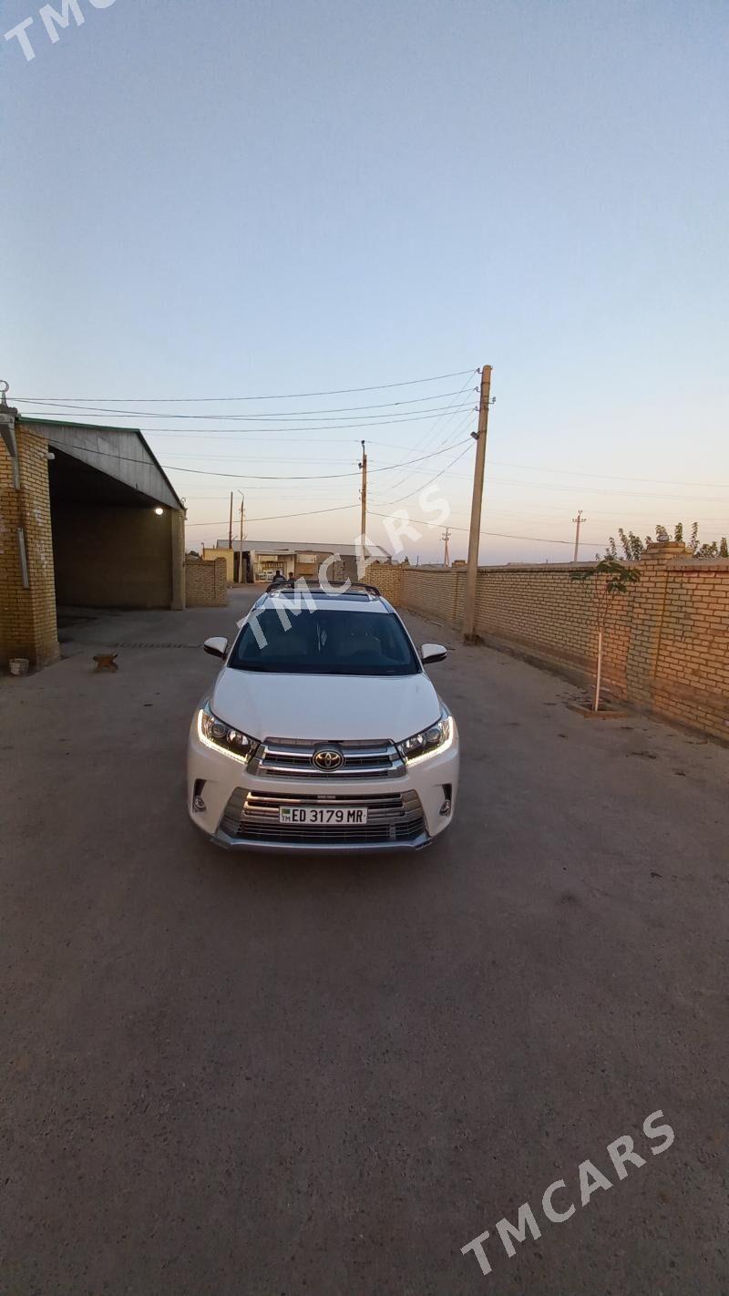 Toyota Highlander 2019 - 530 000 TMT - Мургап - img 6