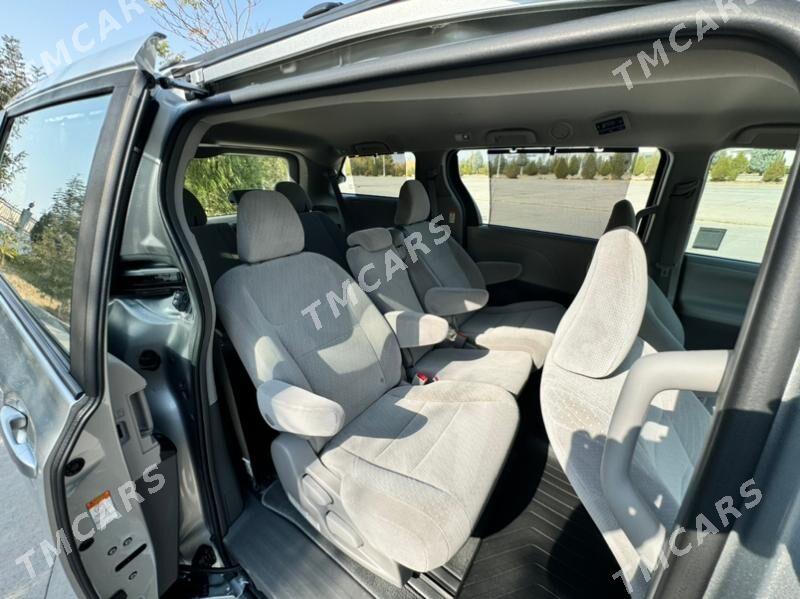 Toyota Sienna 2019 - 380 000 TMT - Daşoguz - img 7