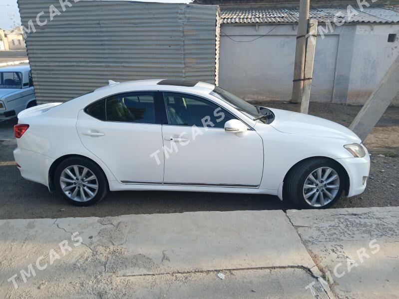 Lexus IS 2009 - 170 000 TMT - Sarahs - img 2