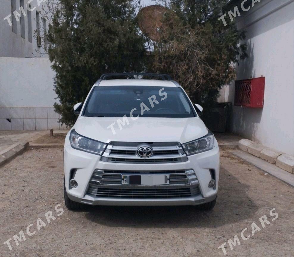 Toyota Highlander 2017 - 440 000 TMT - Теджен - img 4