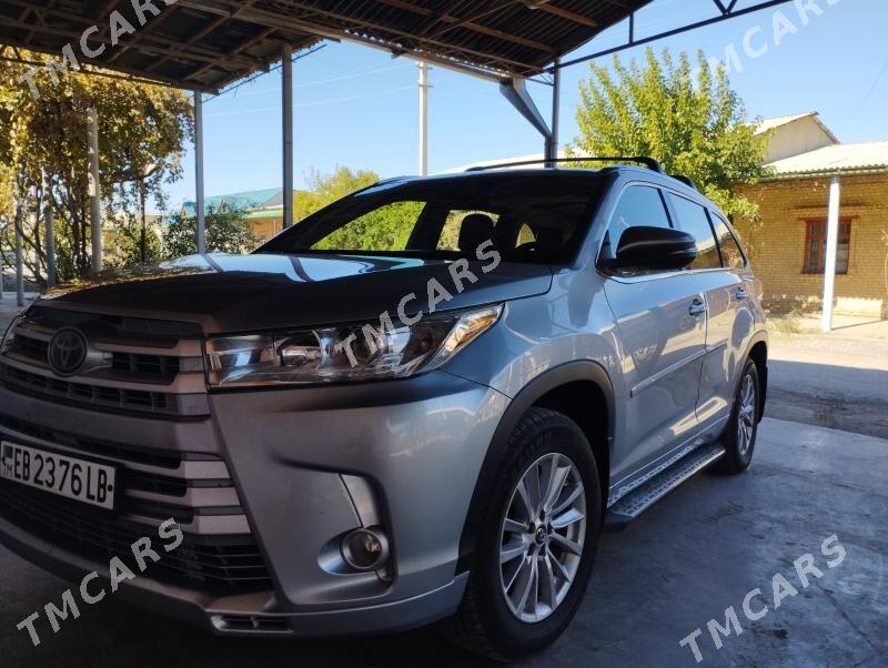 Toyota Highlander 2018 - 525 000 TMT - Dänew - img 3