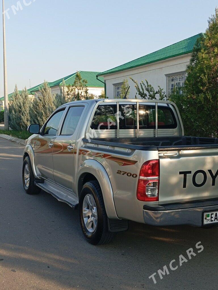 Toyota Hilux 2013 - 260 000 TMT - Täze zaman - img 3