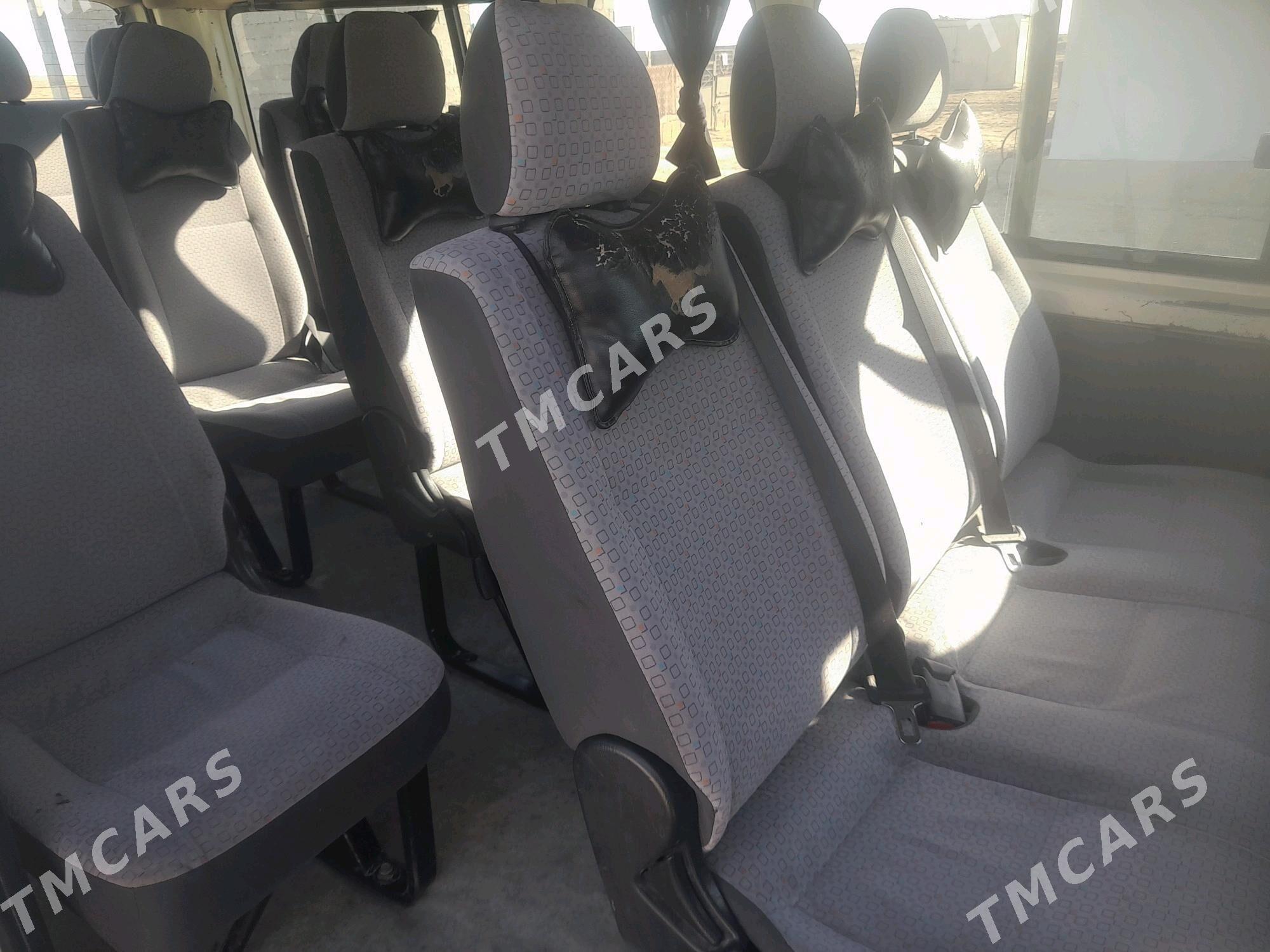 Toyota Hiace 2008 - 260 000 TMT - Эсенгулы - img 8