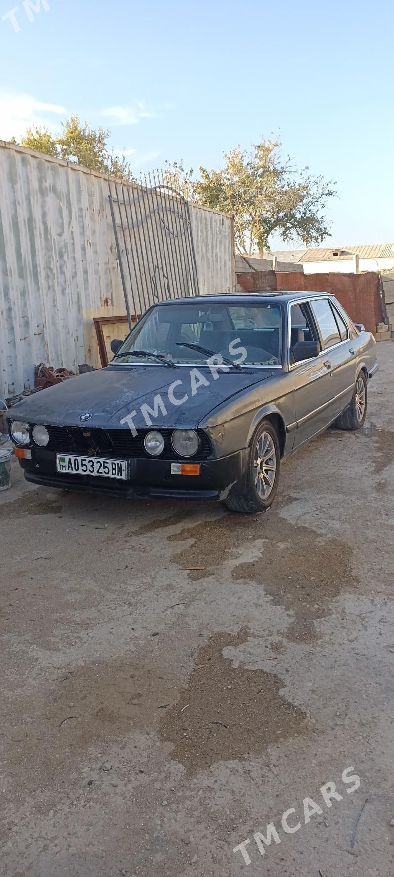 BMW 520 1988 - 13 000 TMT - Гумдаг - img 2