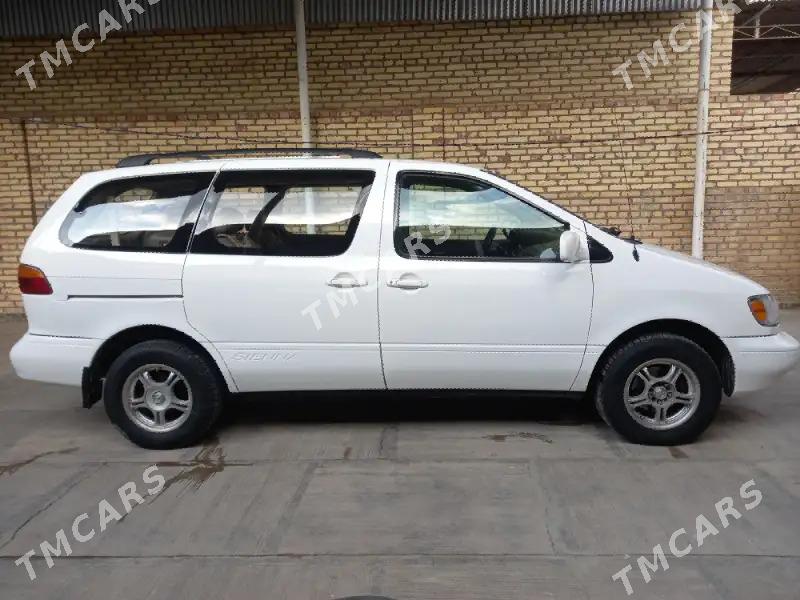 Toyota Sienna 2000 - 135 000 TMT - Мары - img 3