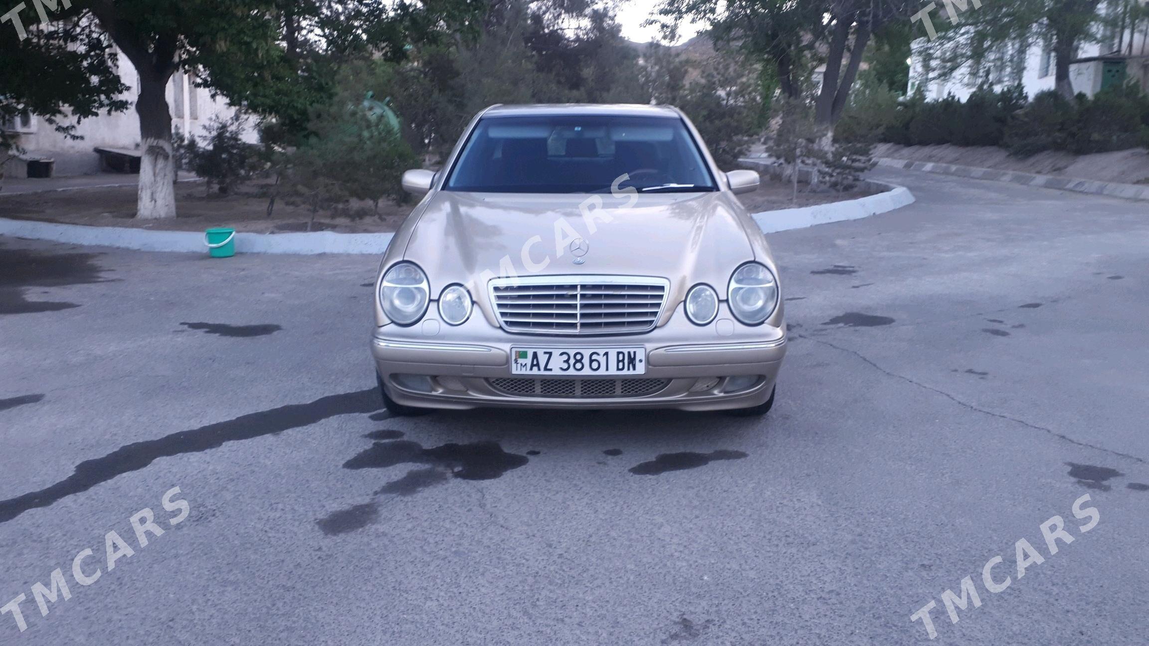 Mercedes-Benz E320 2001 - 100 000 TMT - Balkanabat - img 2