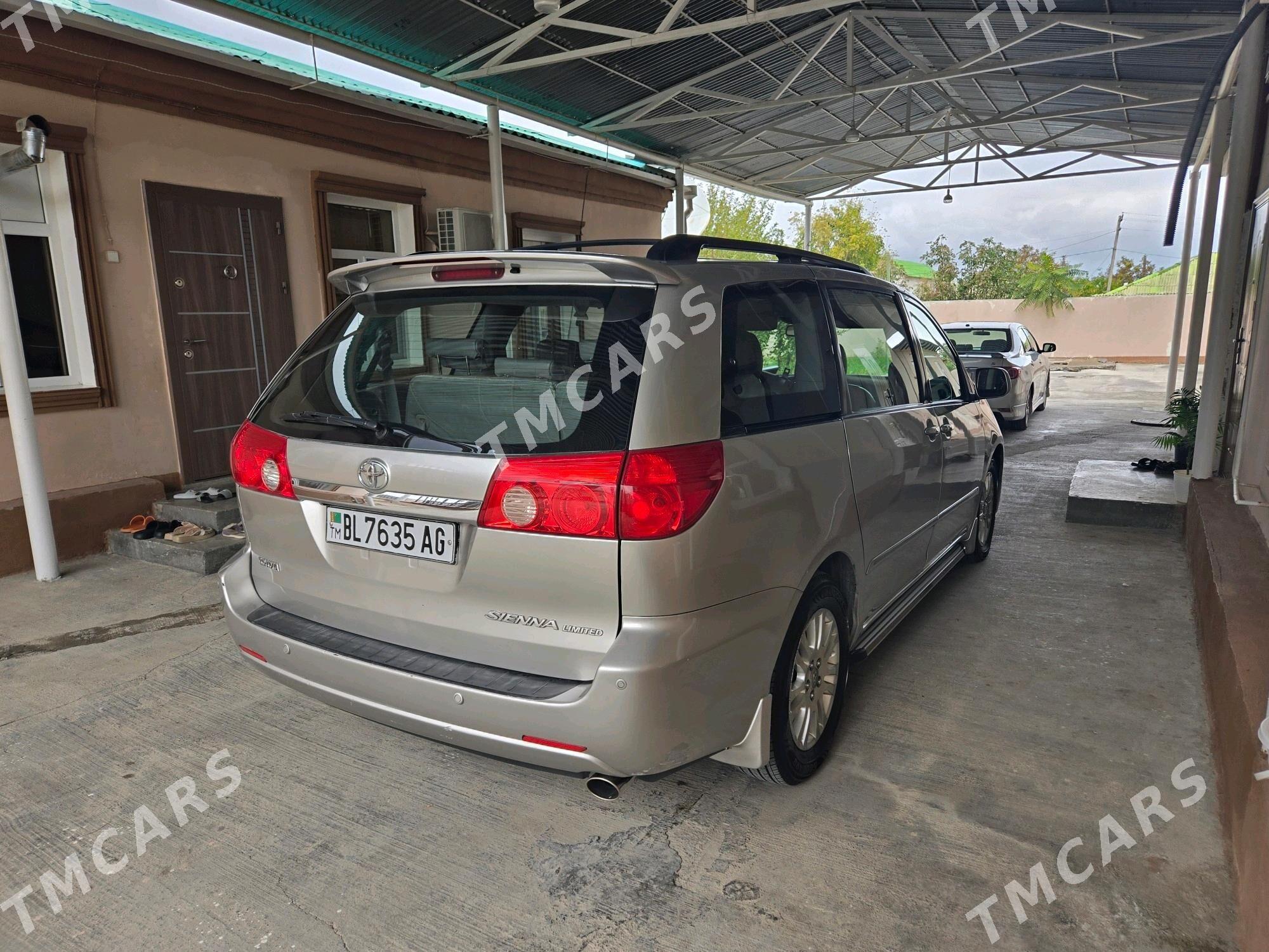 Toyota Sienna 2007 - 218 000 TMT - Aşgabat - img 3