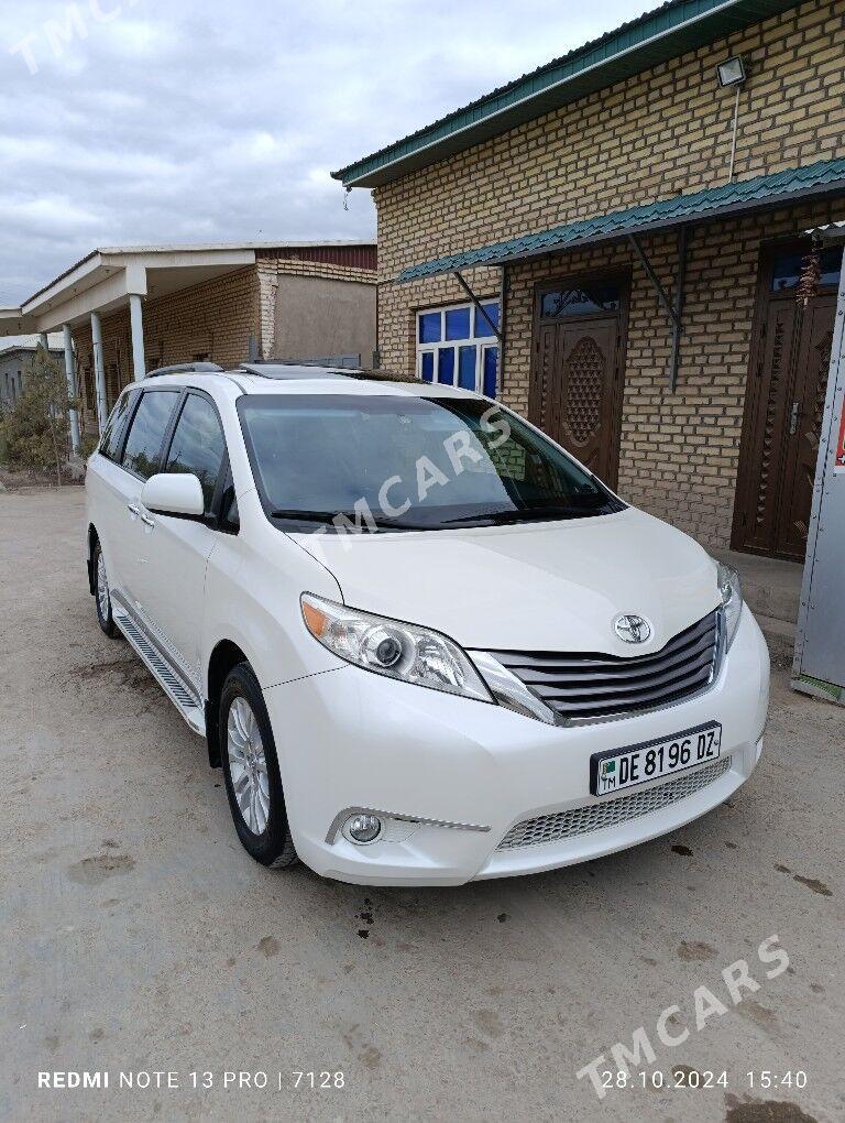 Toyota Sienna 2017 - 440 000 TMT - Köneürgenç - img 5