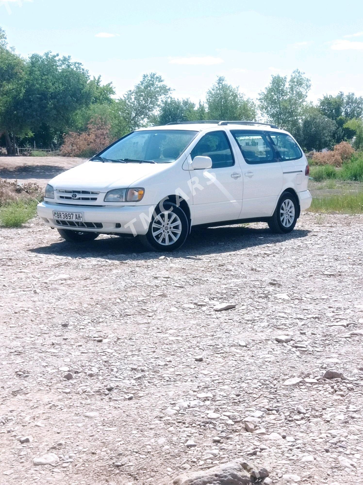 Toyota Sienna 2000 - 135 000 TMT - Бабадайхан - img 4