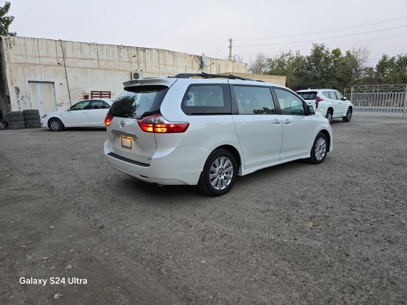 Toyota Sienna 2019 - 530 000 TMT - Мары - img 9