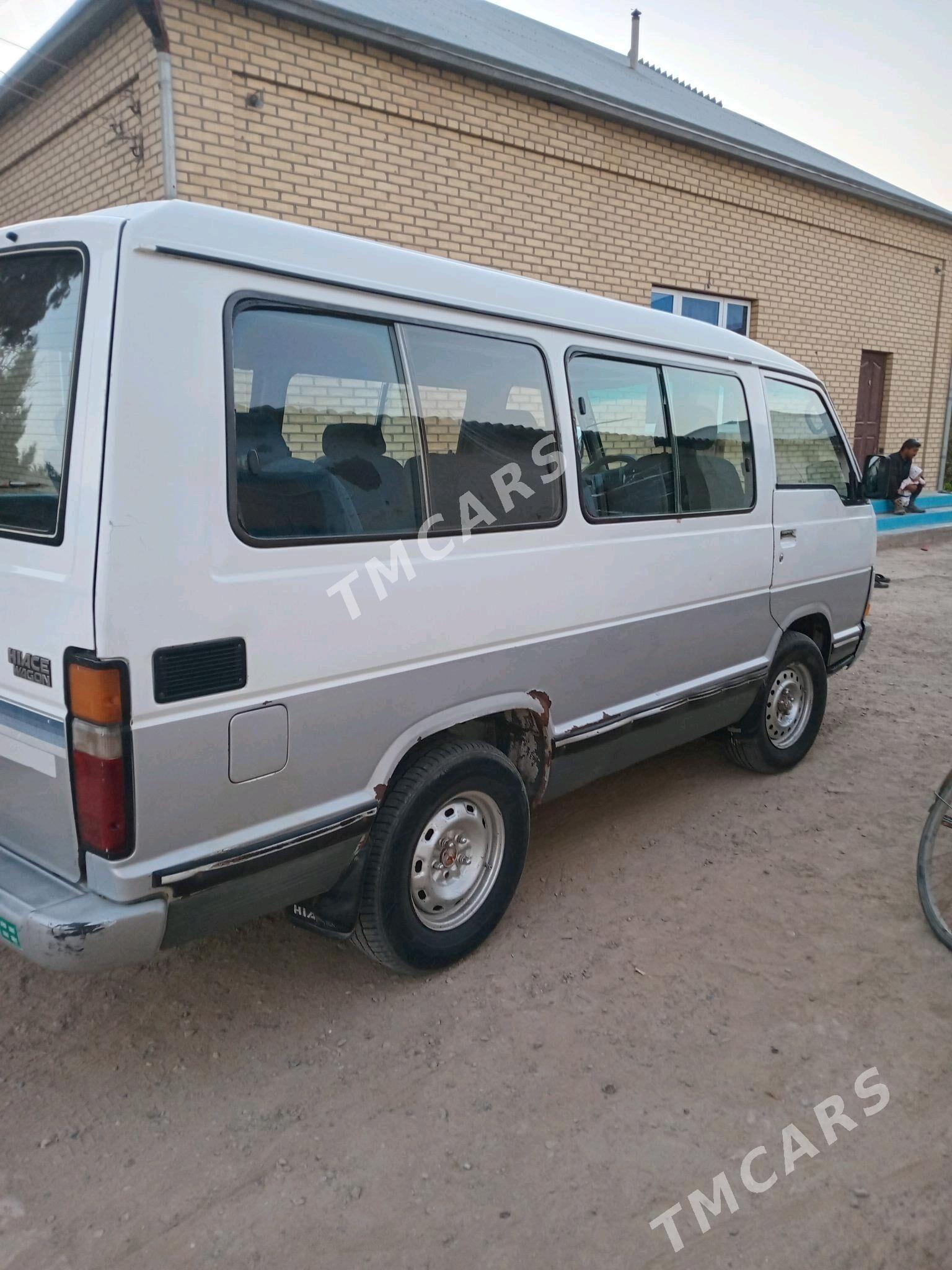 Toyota Hiace 1989 - 45 000 TMT - Мары - img 3