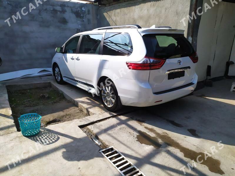 Toyota Sienna 2018 - 430 000 TMT - Aşgabat - img 3