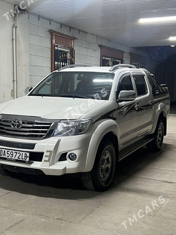 Toyota Hilux 2015 - 399 999 TMT - Туркменабат - img 4