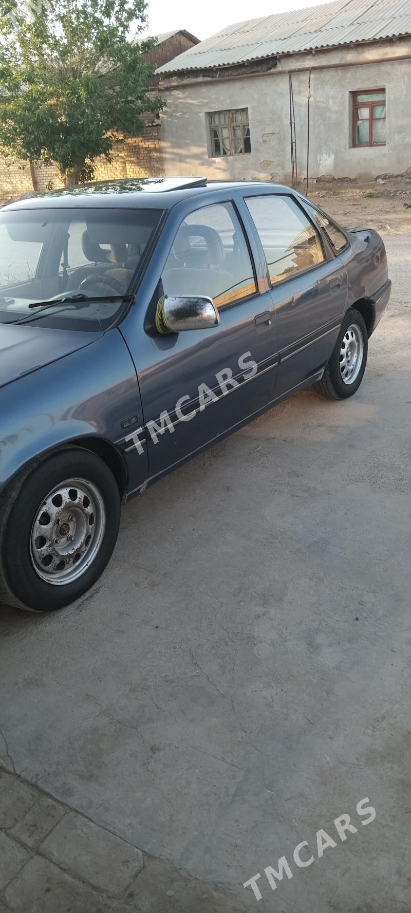 Opel Vectra 1990 - 22 000 TMT - Saýat - img 3