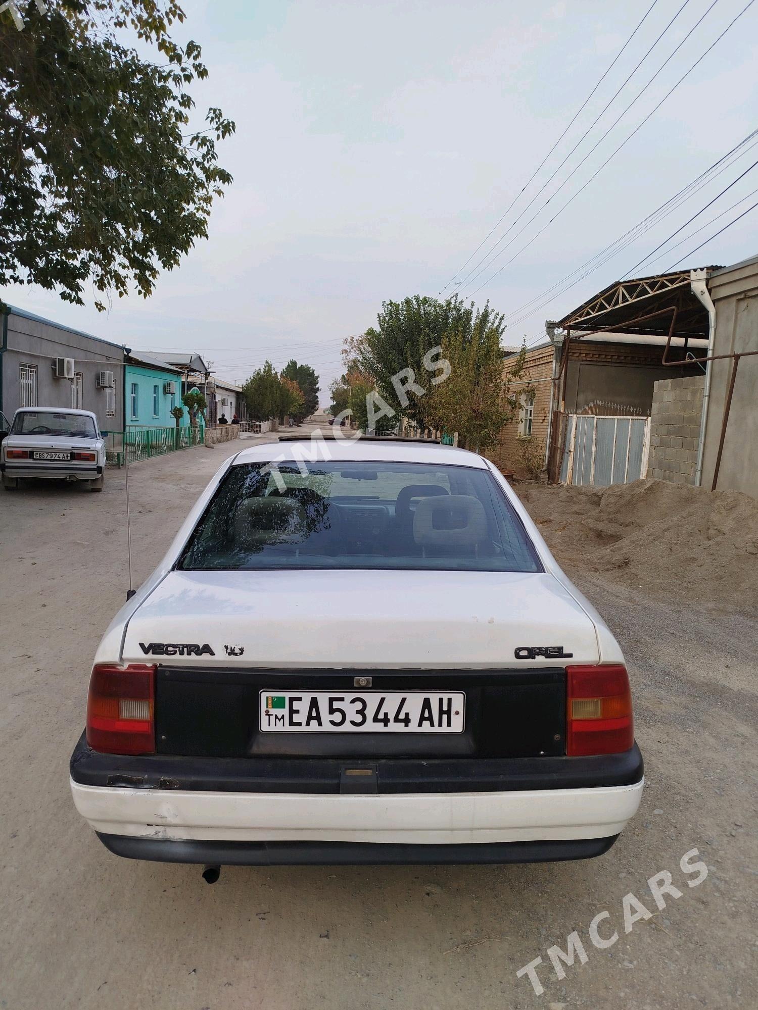 Opel Vectra 1992 - 24 000 TMT - Bäherden - img 3