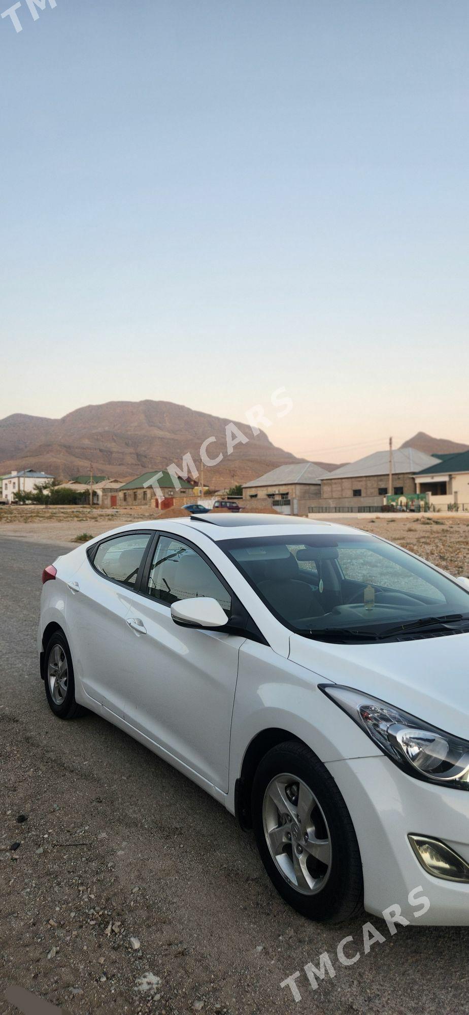 Hyundai Elantra 2011 - 160 000 TMT - Балканабат - img 3