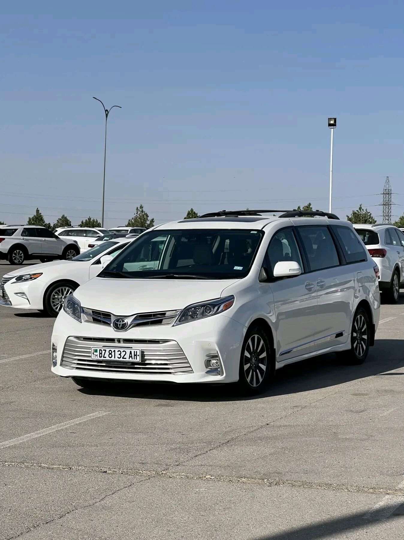 Toyota Sienna 2018 - 610 000 TMT - Ашхабад - img 2