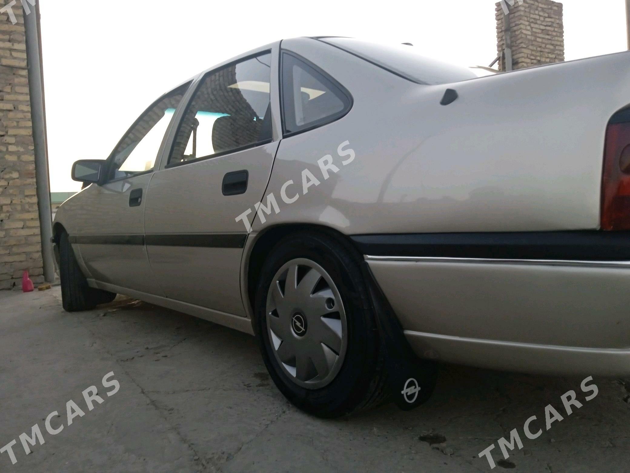 Opel Vectra 1993 - 46 000 TMT - Чарджоу - img 2