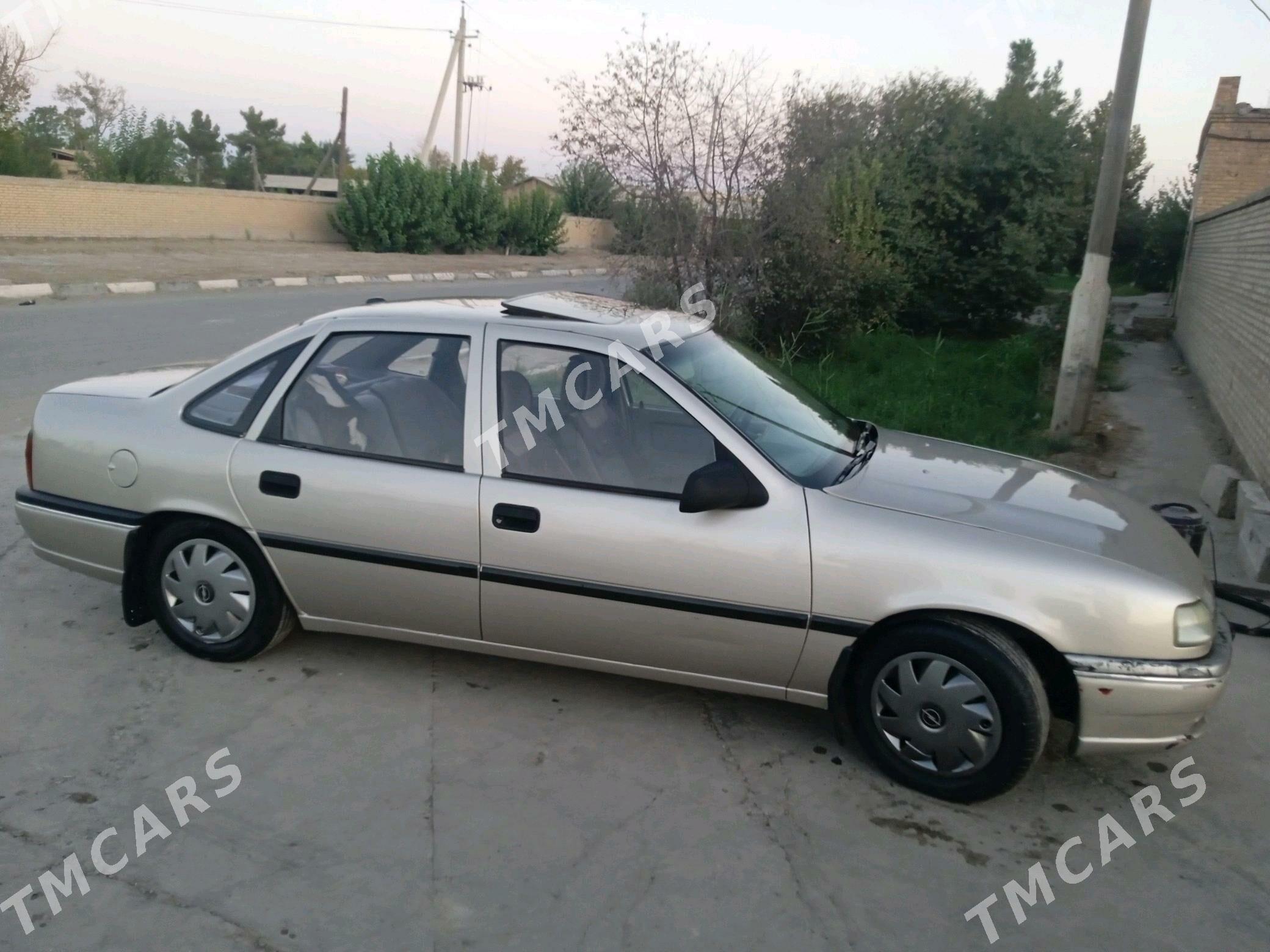 Opel Vectra 1993 - 46 000 TMT - Чарджоу - img 3