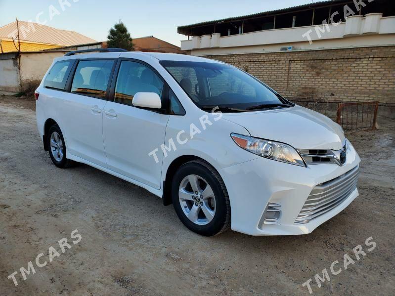 Toyota Sienna 2019 - 370 000 TMT - Мары - img 2