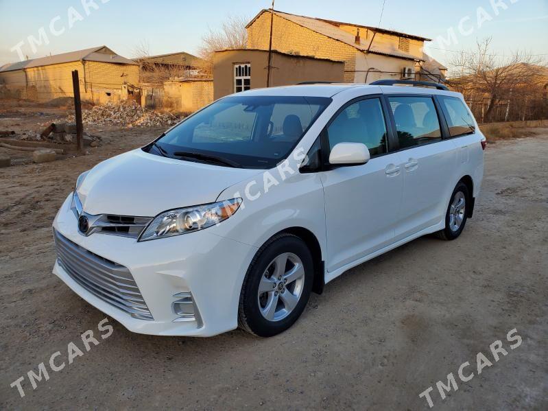 Toyota Sienna 2019 - 370 000 TMT - Мары - img 9