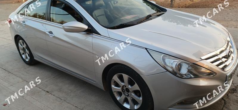 Hyundai Sonata 2011 - 135 000 TMT - Серахс - img 3