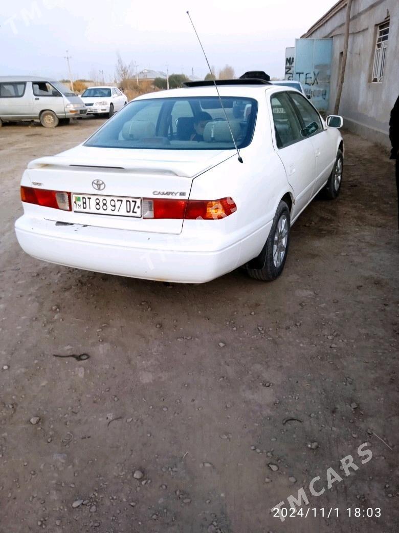 Toyota Camry 1999 - 115 000 TMT - Гурбансолтан Едже - img 3