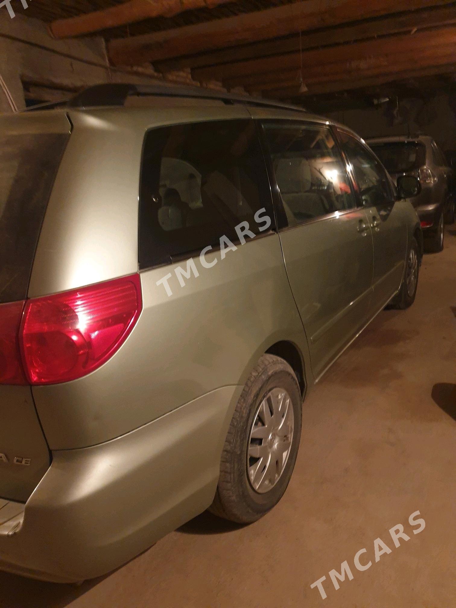 Toyota Sienna 2009 - 200 000 TMT - Гурбансолтан Едже - img 6