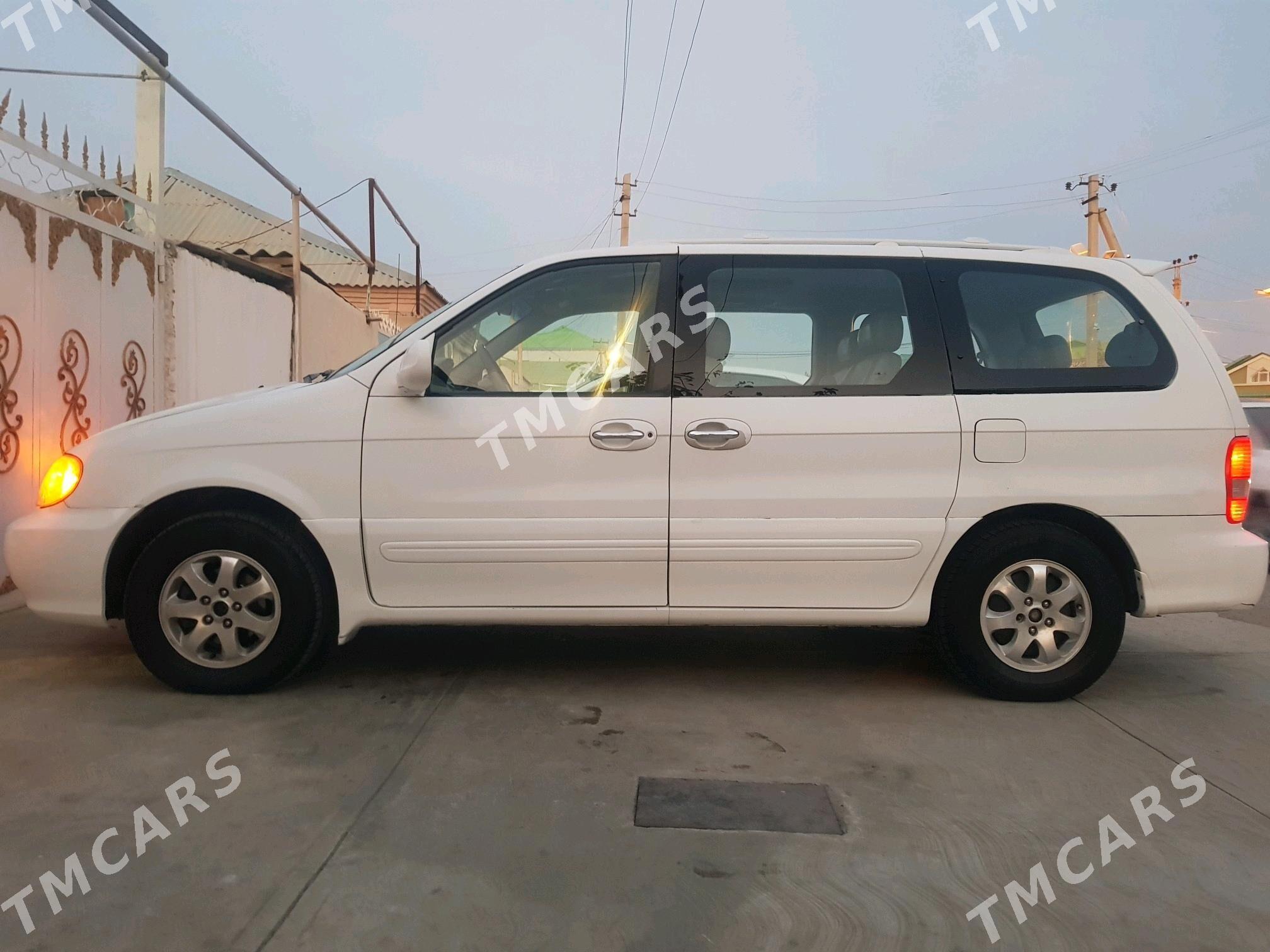 Kia Sedona 2004 - 95 000 TMT - Garadamak Şor - img 6