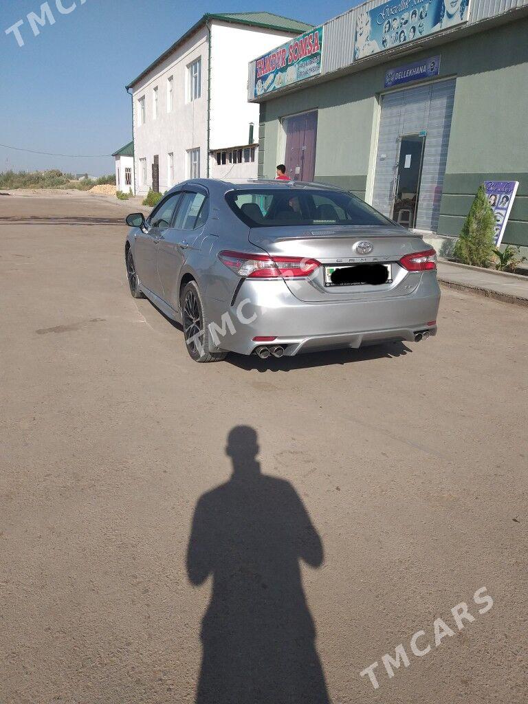 Toyota Camry 2018 - 270 000 TMT - Дашогуз - img 3