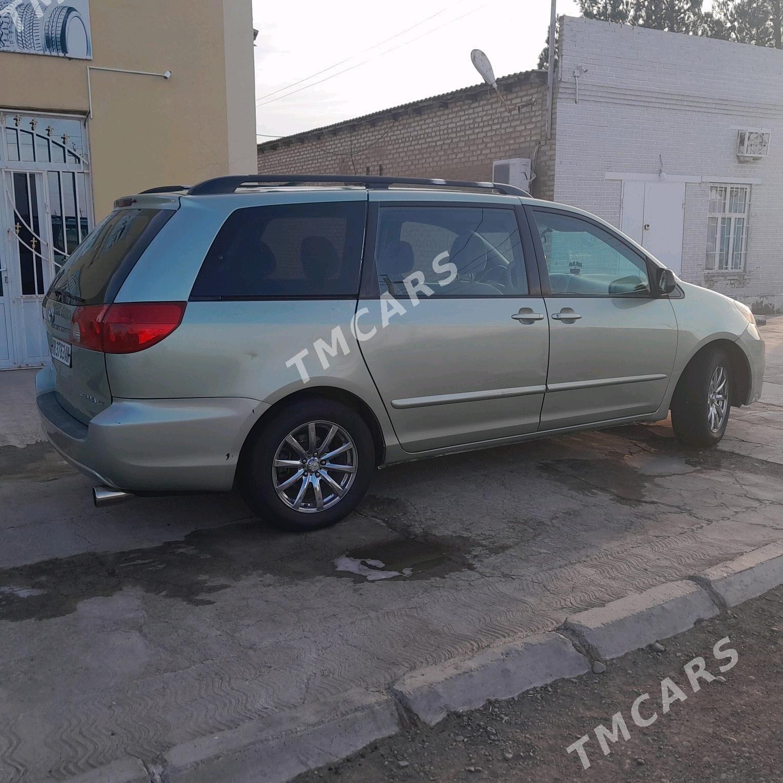 Toyota Sienna 2008 - 190 000 TMT - Серахс - img 4