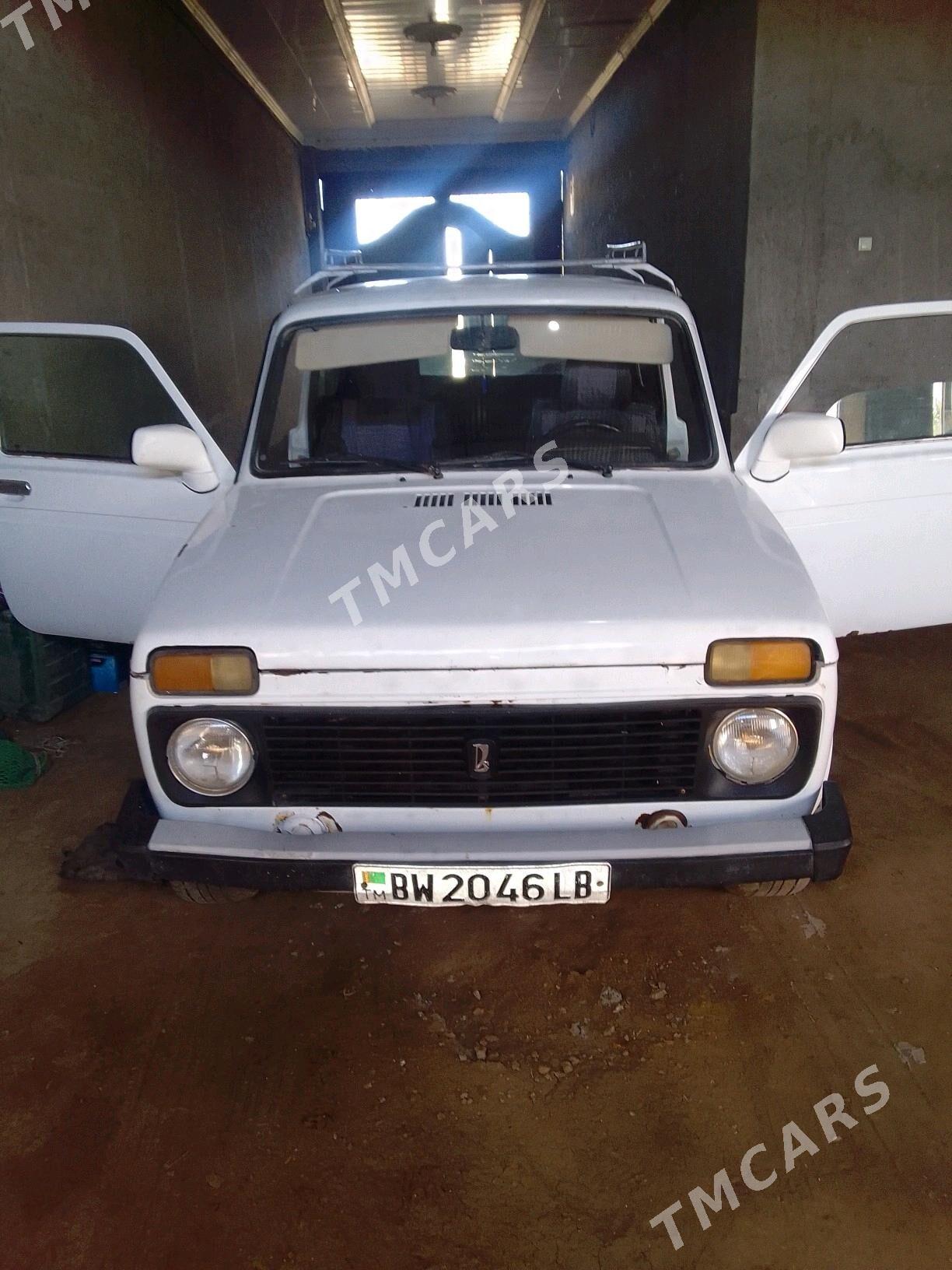 Lada Niva 2004 - 35 000 TMT - Дянев - img 5