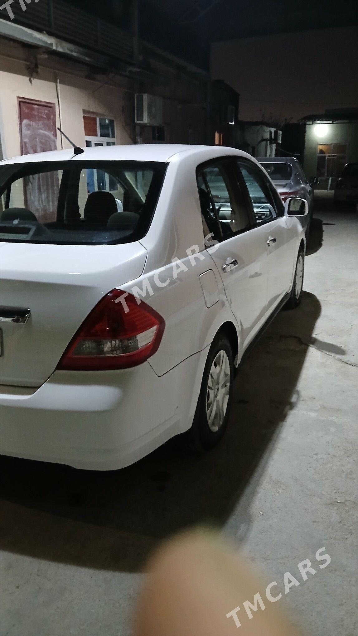 Nissan Versa 2010 - 110 000 TMT - Чоганлы - img 3