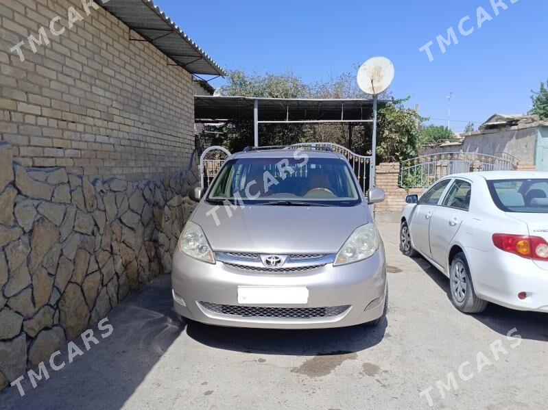 Toyota Sienna 2007 - 210 000 TMT - Türkmenabat - img 2